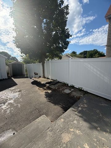 70 Robinson St, Lynn, MA 01905