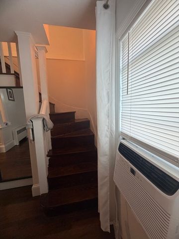 70 Robinson St, Lynn, MA 01905