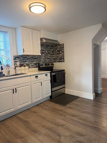 70 Robinson St, Lynn, MA 01905