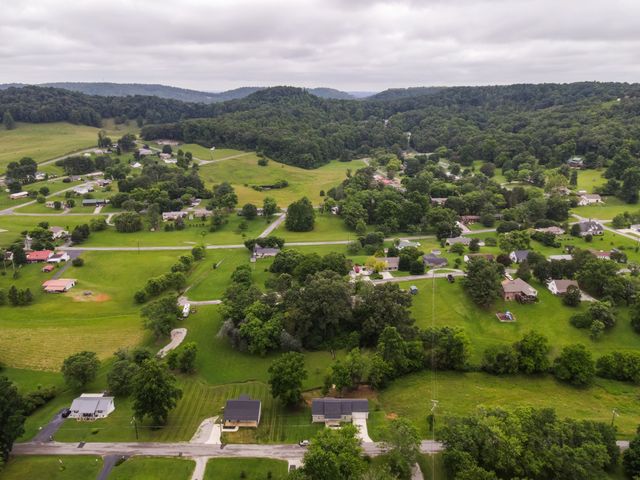 1366 Hidden Valley Rd, Livingston, TN 38570
