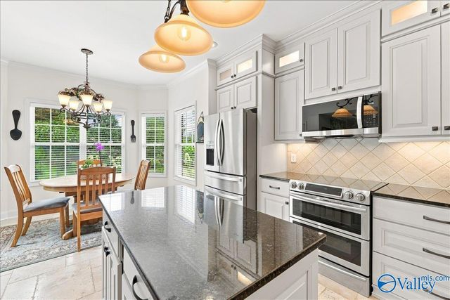 7000 Greystone Lane SE, Owens Cross Roads, AL 35763