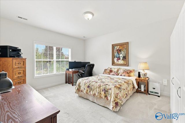 7000 Greystone Lane SE, Owens Cross Roads, AL 35763