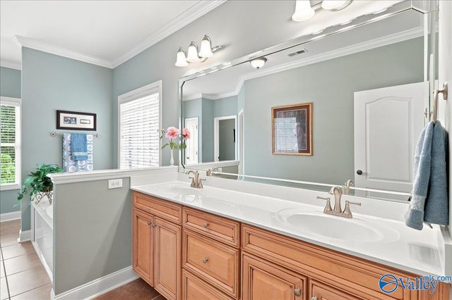 7000 Greystone Lane SE, Owens Cross Roads, AL 35763