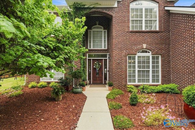 7000 Greystone Lane SE, Owens Cross Roads, AL 35763