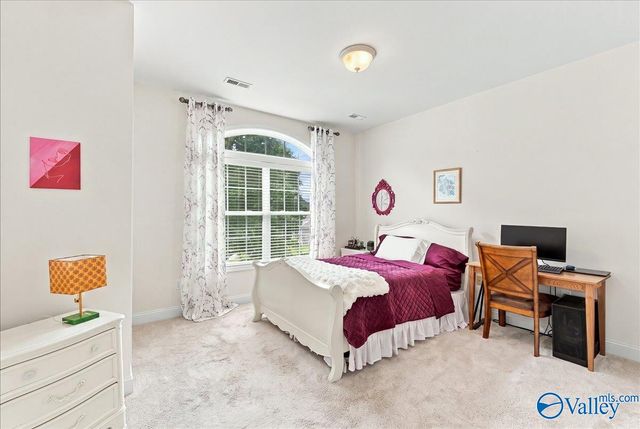 7000 Greystone Lane SE, Owens Cross Roads, AL 35763