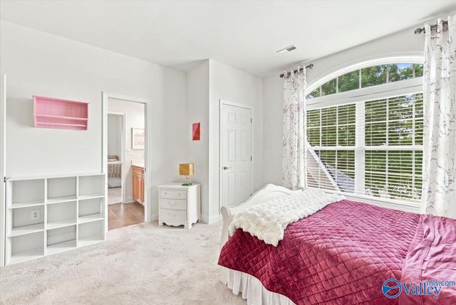 7000 Greystone Lane SE, Owens Cross Roads, AL 35763