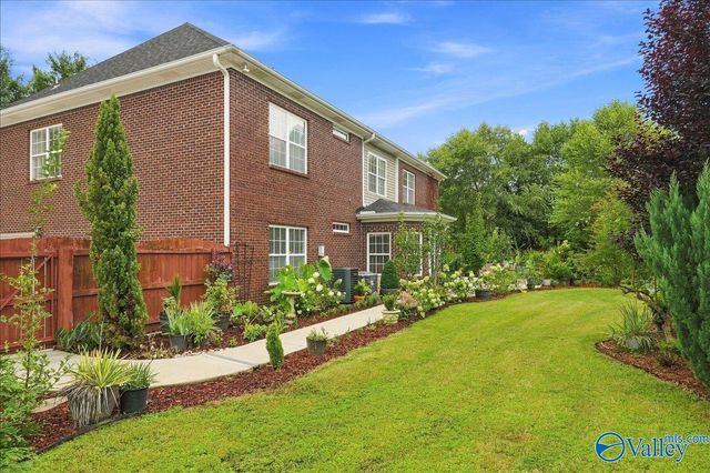 7000 Greystone Lane SE, Owens Cross Roads, AL 35763