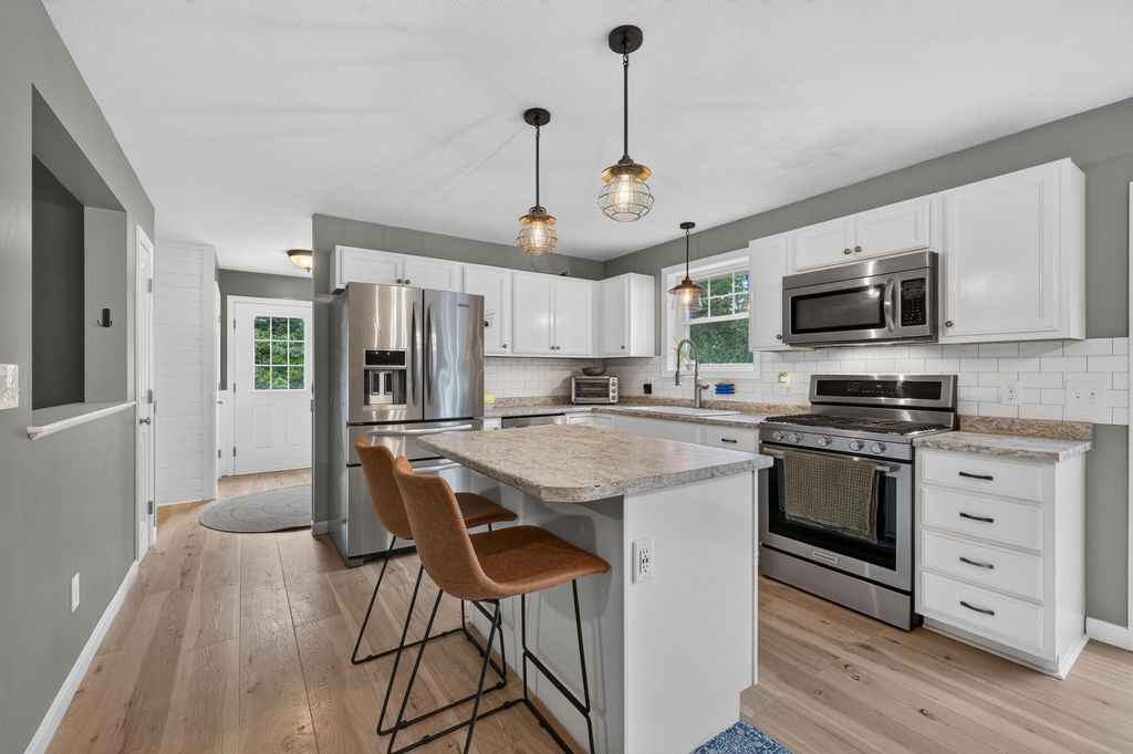 31 Middle Road, Kennebunk, ME 04043 — photo 4