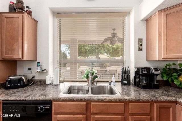 18077 W Sammy Way, Surprise, AZ 85374