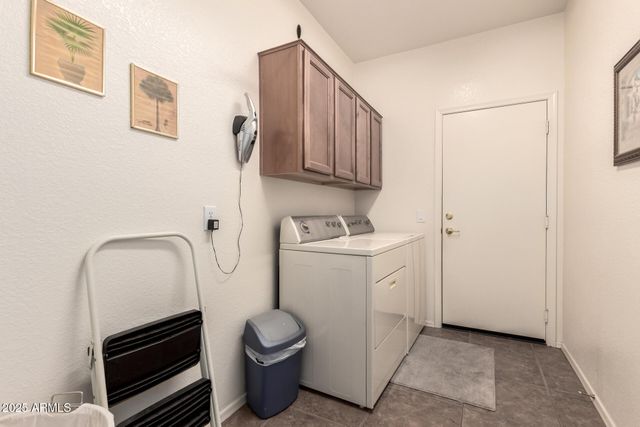 18077 W Sammy Way, Surprise, AZ 85374