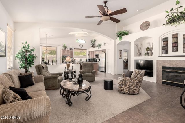 18077 W Sammy Way, Surprise, AZ 85374