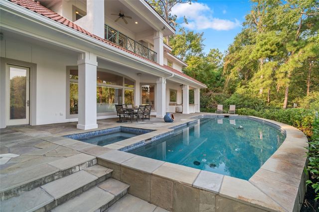 47 Summerwalk Place, The Woodlands, TX 77381