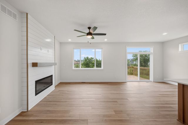 2830 Prairieside Place, Norwalk, IA 50211