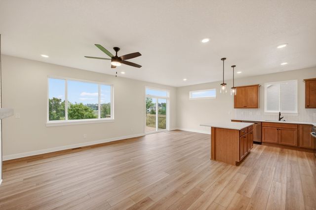 2830 Prairieside Place, Norwalk, IA 50211