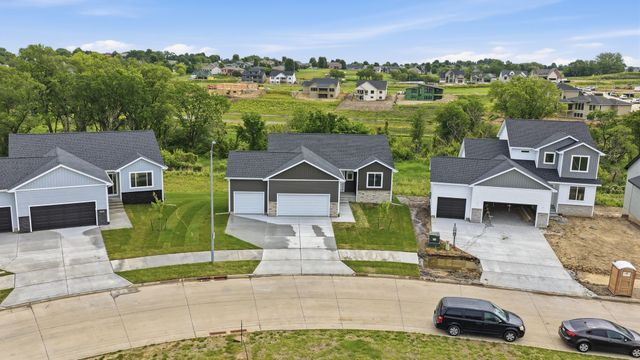 2830 Prairieside Place, Norwalk, IA 50211