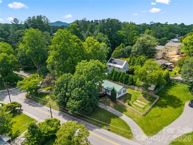 589 Sand Hill Road, Asheville, NC 28806