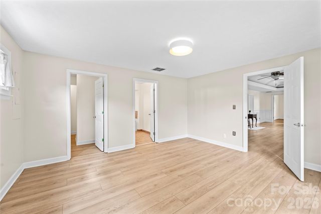 589 Sand Hill Road, Asheville, NC 28806