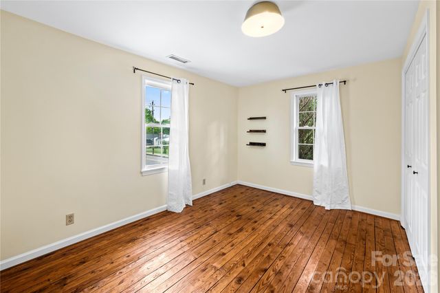 589 Sand Hill Road, Asheville, NC 28806
