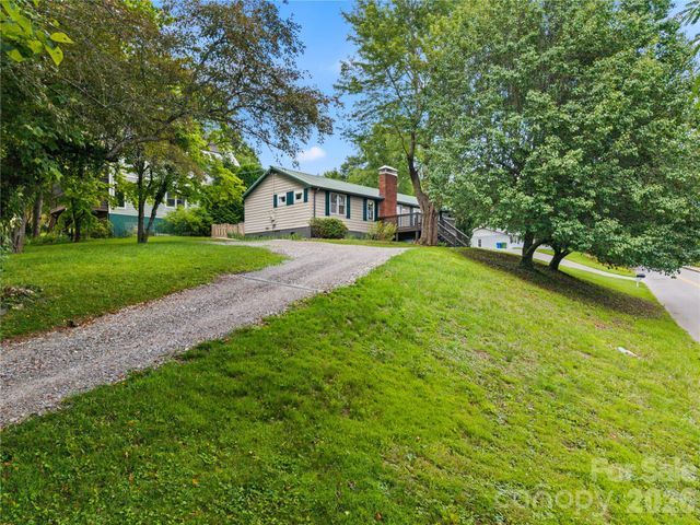 589 Sand Hill Road, Asheville, NC 28806