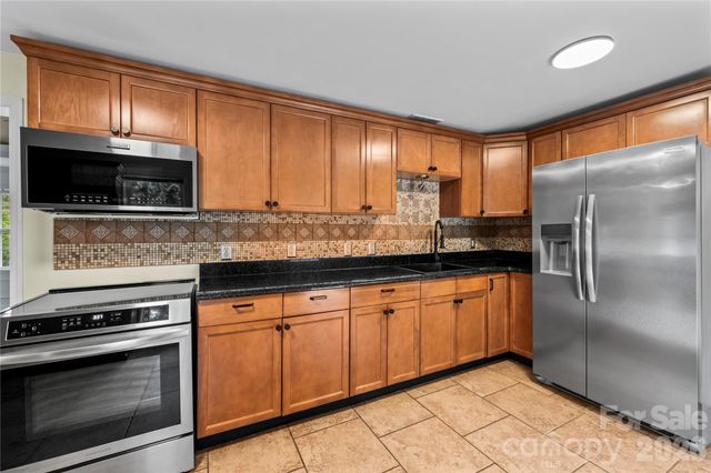 589 Sand Hill Road, Asheville, NC 28806
