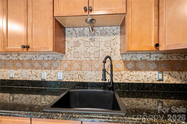 589 Sand Hill Road, Asheville, NC 28806