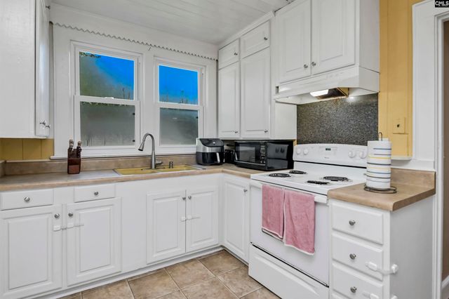 637 E Church Street, Leesville, SC 29070