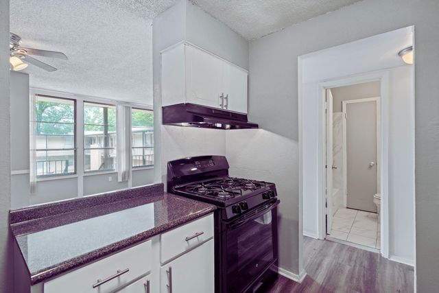 108 N Belvedere Blvd Apt 22, Memphis, TN 38104