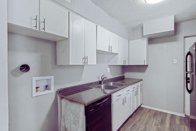 108 N Belvedere Blvd Apt 22, Memphis, TN 38104