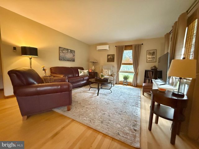 727 S MYRTLE ST, Vineland, NJ 08360