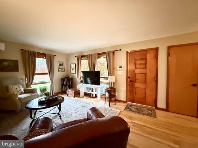 727 S MYRTLE ST, Vineland, NJ 08360