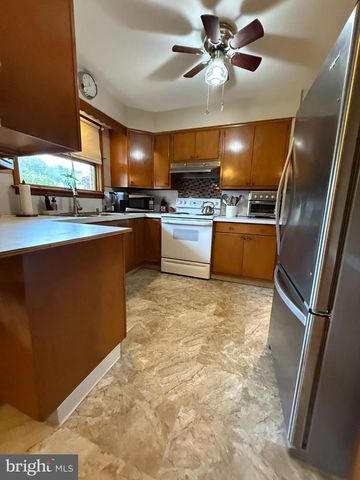 727 S MYRTLE ST, Vineland, NJ 08360