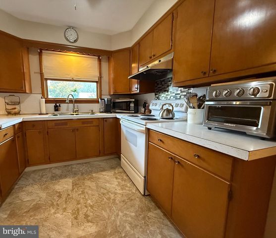 727 S MYRTLE ST, Vineland, NJ 08360
