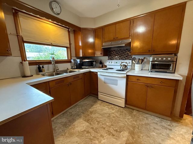 727 S MYRTLE ST, Vineland, NJ 08360