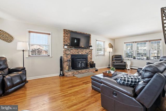 60 PEBBLE RIDGE RD, Warrington, PA 18976