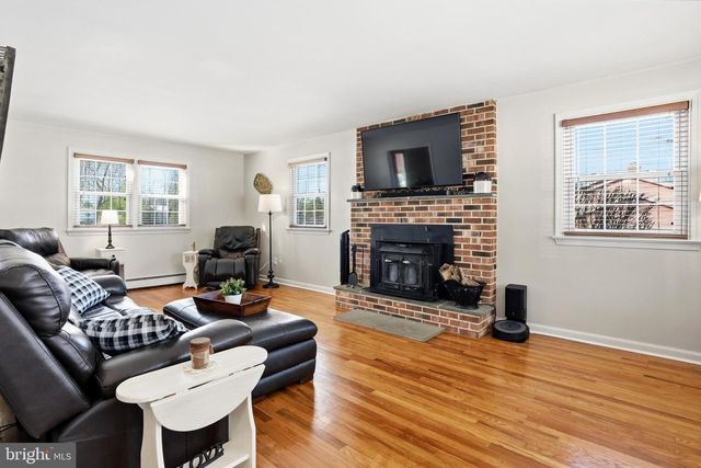 60 PEBBLE RIDGE RD, Warrington, PA 18976