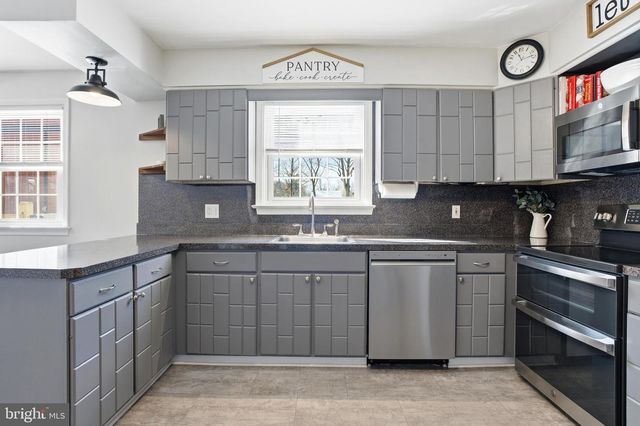 60 PEBBLE RIDGE RD, Warrington, PA 18976