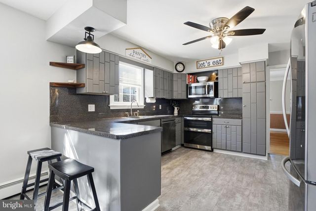 60 PEBBLE RIDGE RD, Warrington, PA 18976