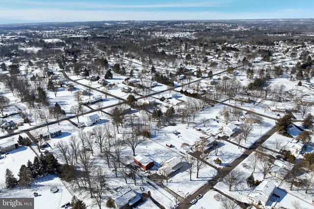 60 PEBBLE RIDGE RD, Warrington, PA 18976