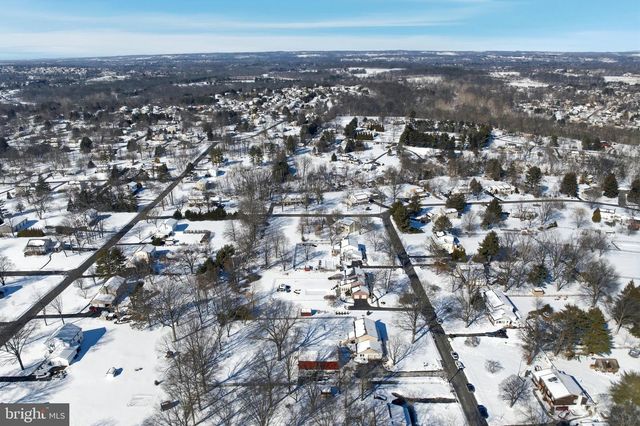 60 PEBBLE RIDGE RD, Warrington, PA 18976