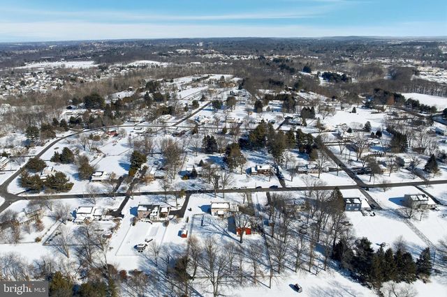 60 PEBBLE RIDGE RD, Warrington, PA 18976