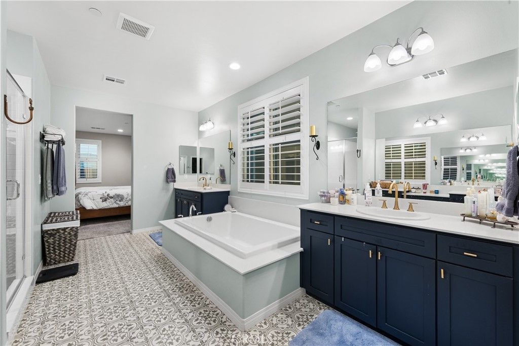 Image 32 of property listing at 41742 Wayladn Court, Lancaster, CA 93536