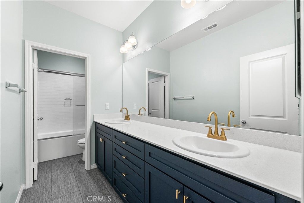 Image 40 of property listing at 41742 Wayladn Court, Lancaster, CA 93536