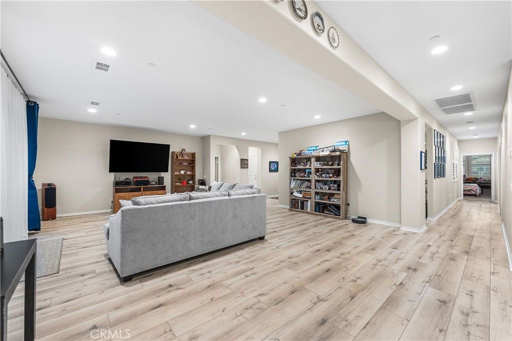 Image 9 of property listing at 41742 Wayladn Court, Lancaster, CA 93536