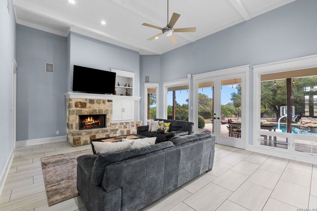 111 Greystone Circle, Boerne, TX 78006