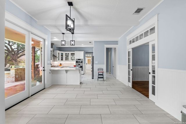 111 Greystone Circle, Boerne, TX 78006