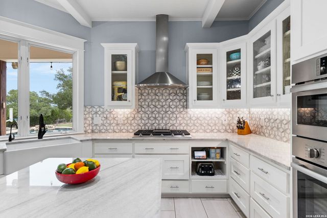 111 Greystone Circle, Boerne, TX 78006