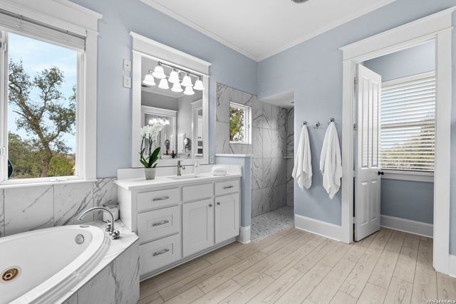 111 Greystone Circle, Boerne, TX 78006