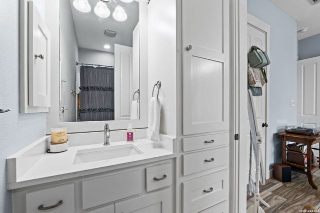 111 Greystone Circle, Boerne, TX 78006