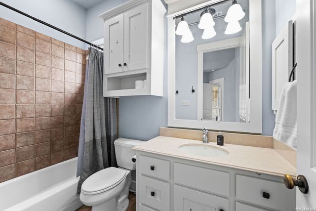 111 Greystone Circle, Boerne, TX 78006