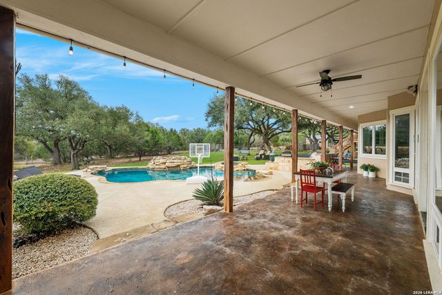 111 Greystone Circle, Boerne, TX 78006